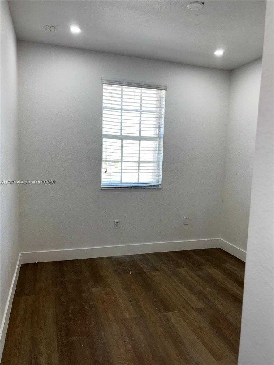 Small Image of 15345 SOUTH WEST 119TH LN, Miami Number 34