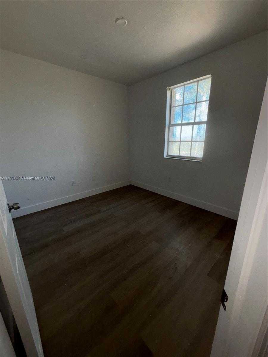 Small Image of 15345 SOUTH WEST 119TH LN, Miami Number 35
