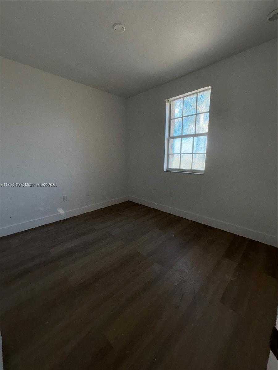 Small Image of 15345 SOUTH WEST 119TH LN, Miami Number 36