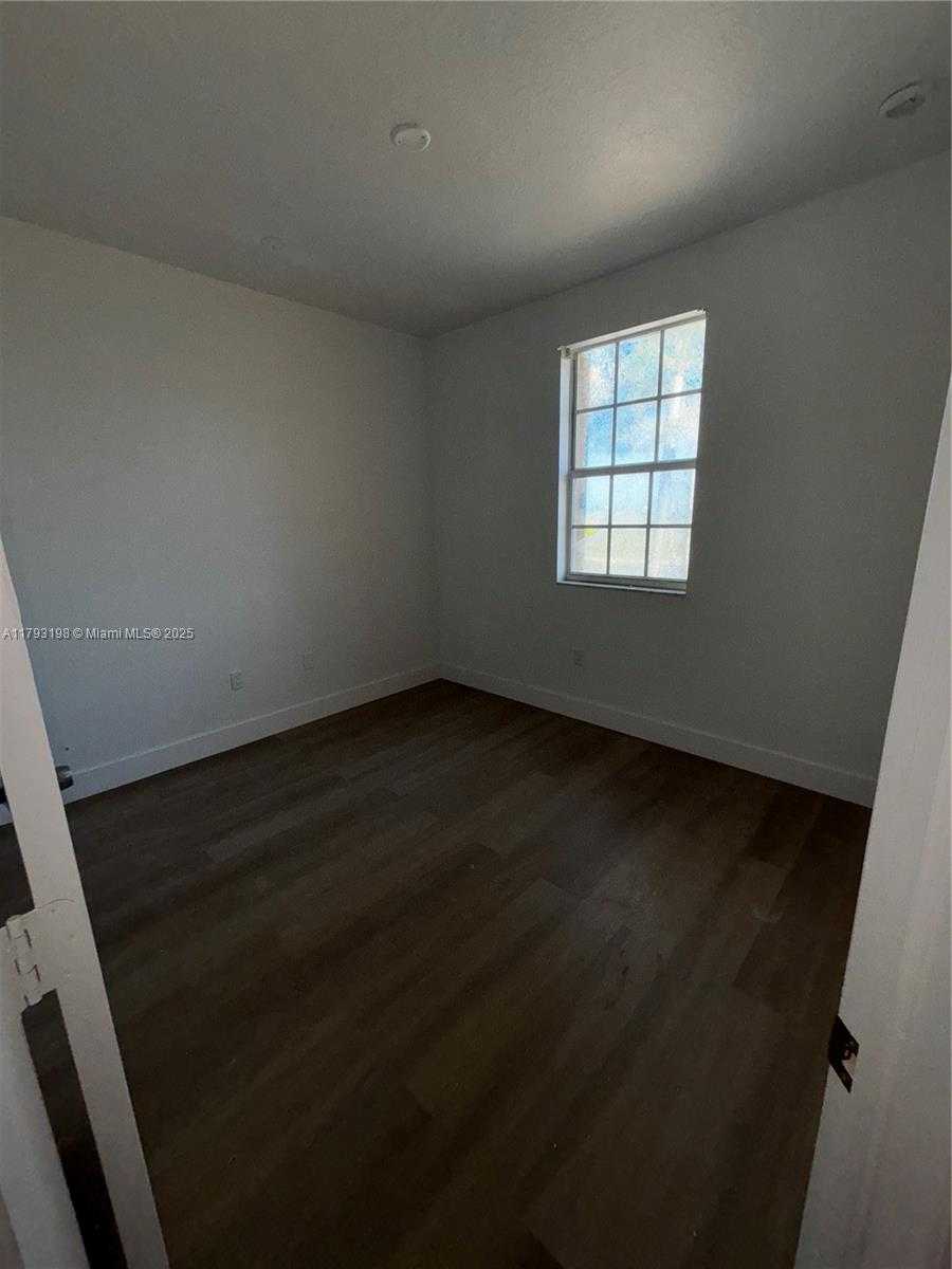 Small Image of 15345 SOUTH WEST 119TH LN, Miami Number 38