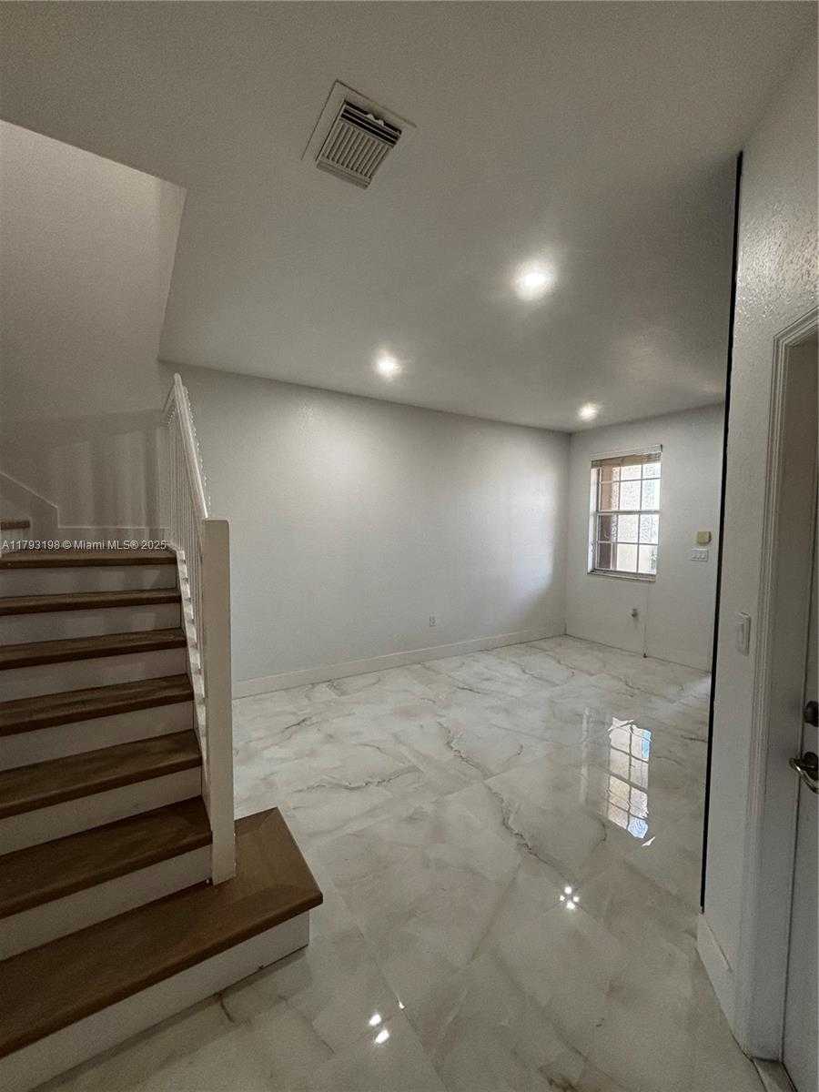 Small Image of 15345 SOUTH WEST 119TH LN, Miami Number 5