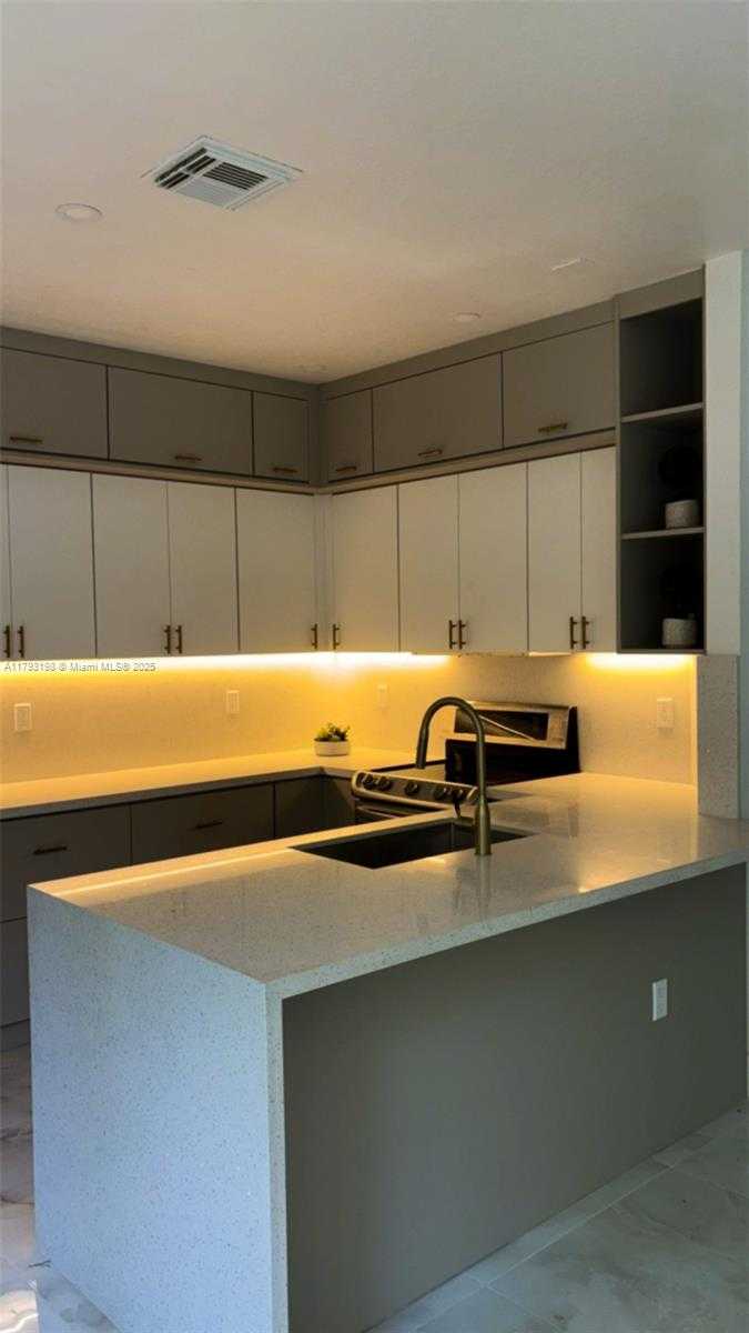 Small Image of 15345 SOUTH WEST 119TH LN, Miami Number 8