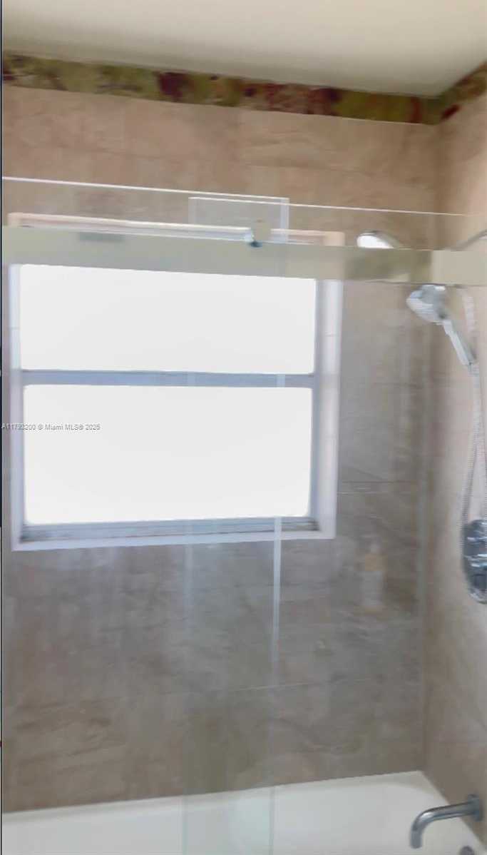 Small Image of 1881 WASHINGTON AVE #8C, Miami Beach Number 12