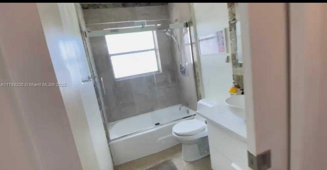 Small Image of 1881 WASHINGTON AVE #8C, Miami Beach Number 7