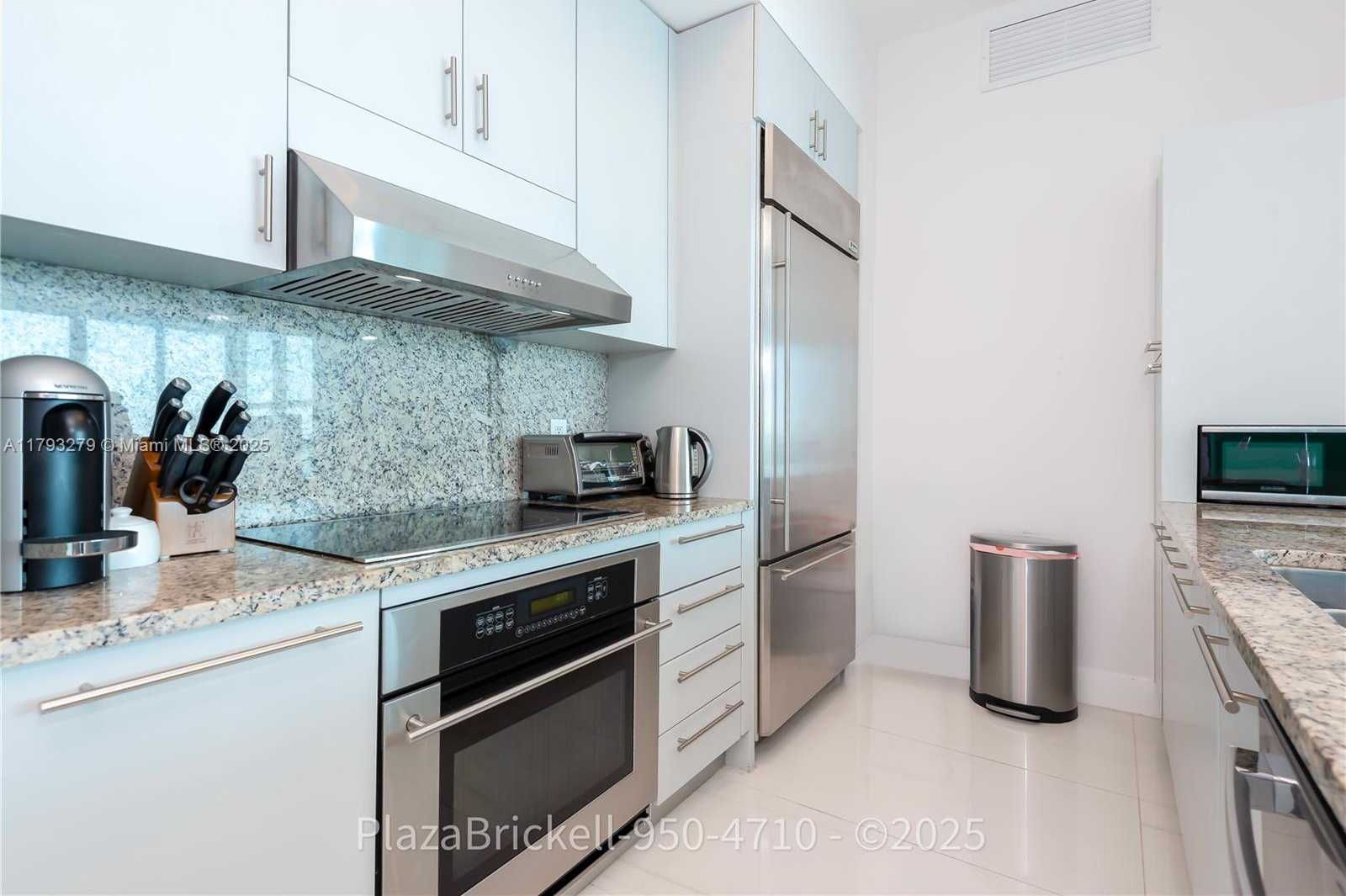 Small Image of 950 BRICKELL BAY DR #4710, Miami Number 11