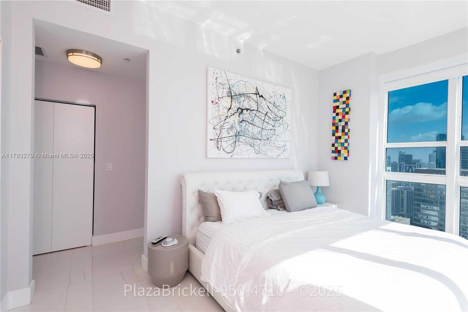 Small Image of 950 BRICKELL BAY DR #4710, Miami Number 19