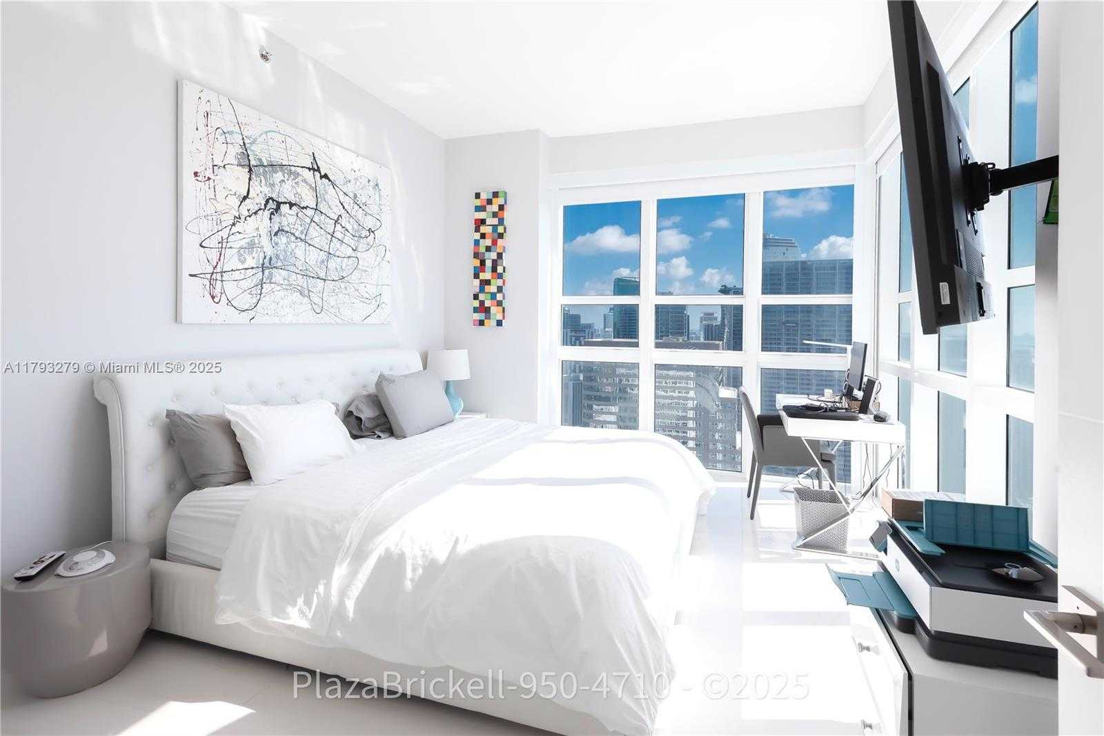 Small Image of 950 BRICKELL BAY DR #4710, Miami Number 20