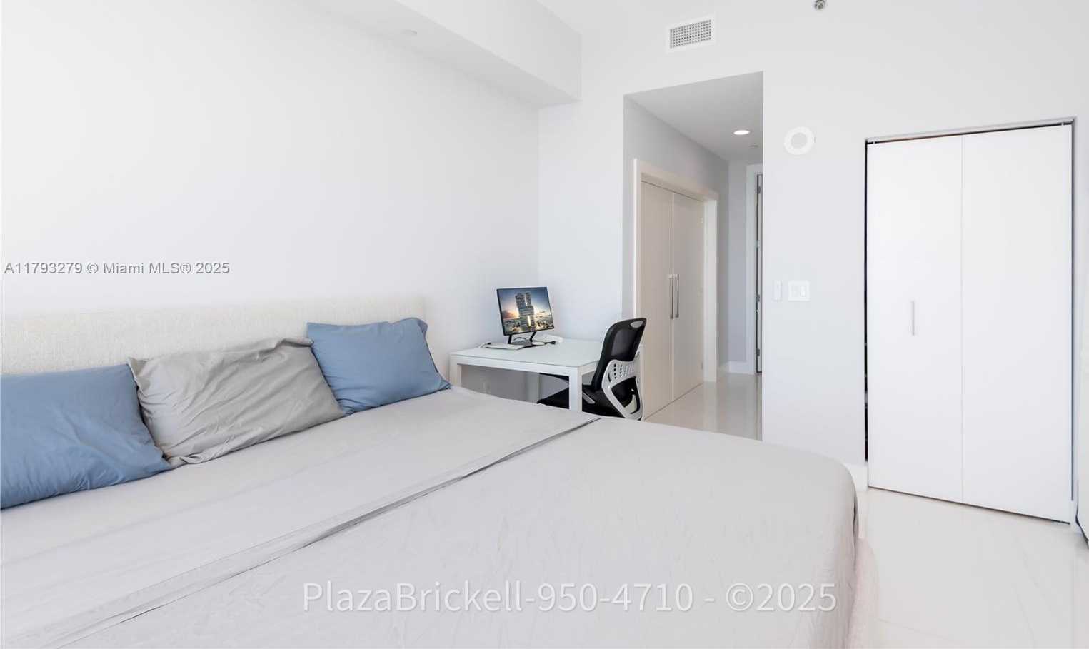 Small Image of 950 BRICKELL BAY DR #4710, Miami Number 25