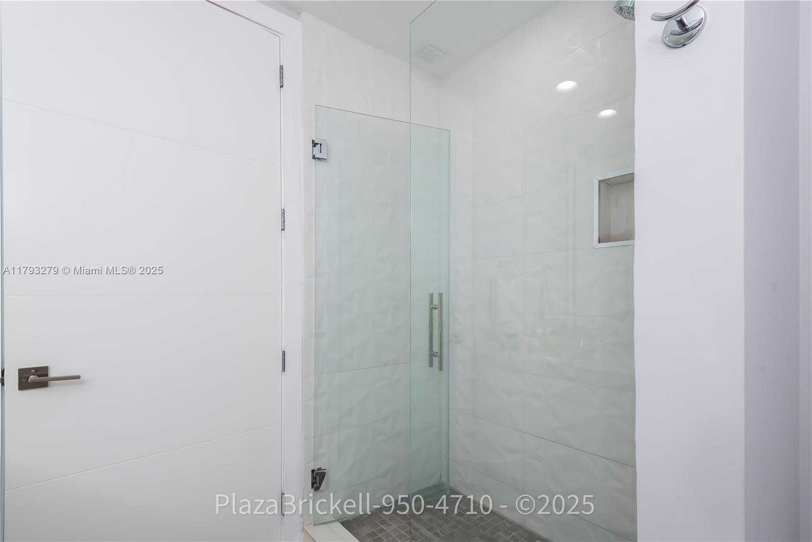Small Image of 950 BRICKELL BAY DR #4710, Miami Number 28