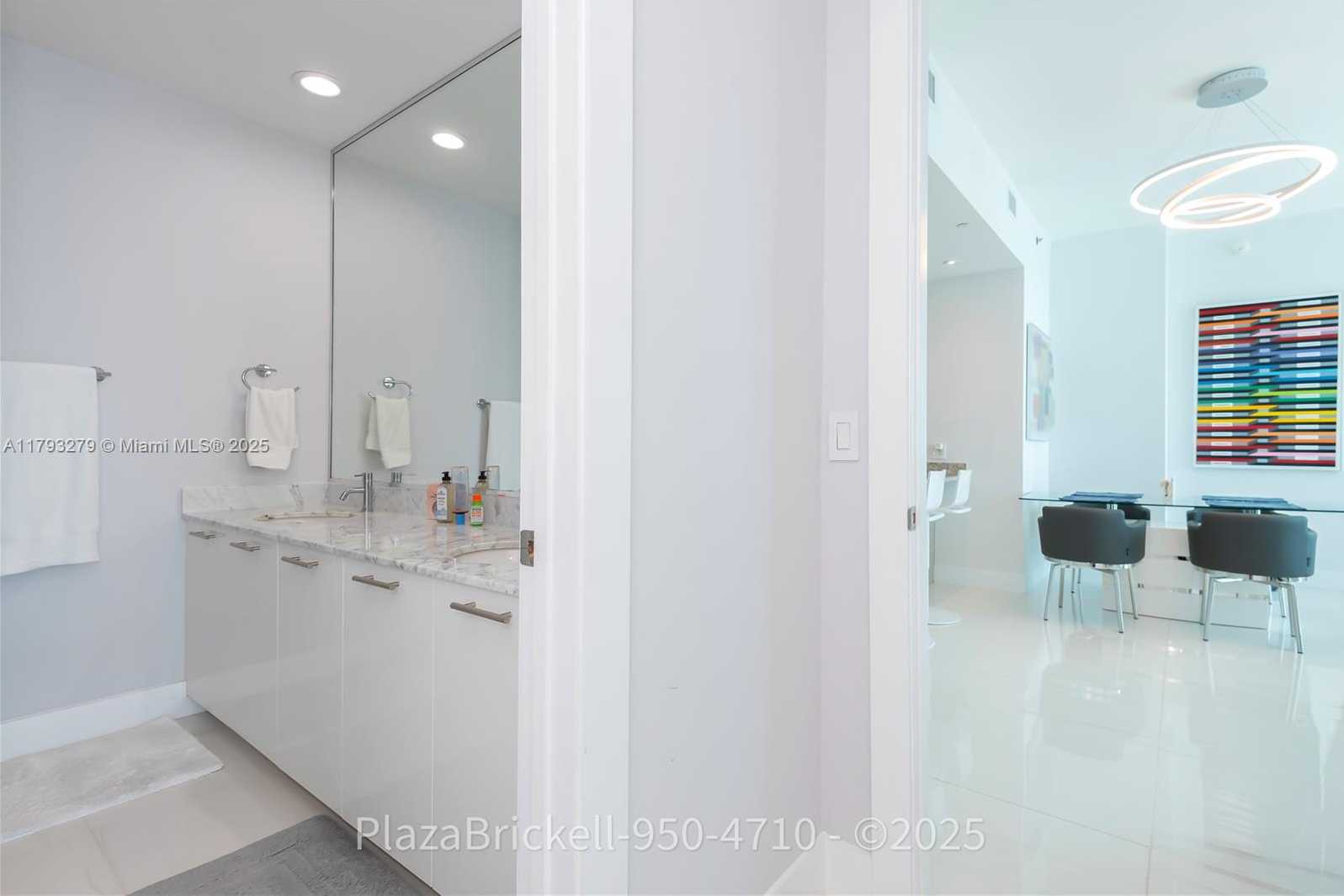 Small Image of 950 BRICKELL BAY DR #4710, Miami Number 29