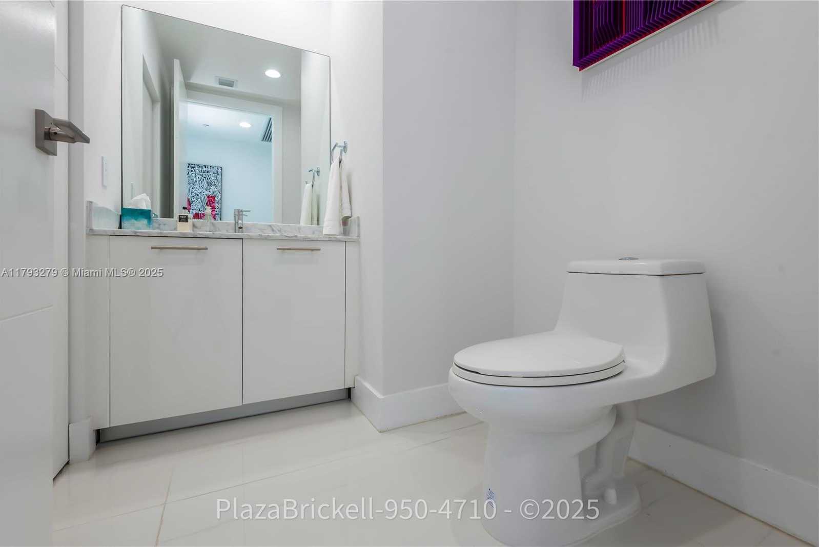 Small Image of 950 BRICKELL BAY DR #4710, Miami Number 30