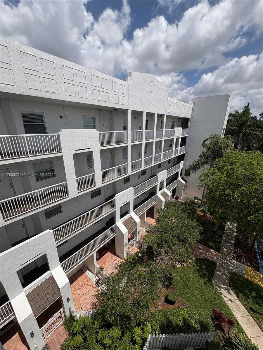 Small Image of 10730 NORTH WEST 66TH ST #512, Doral Number 24