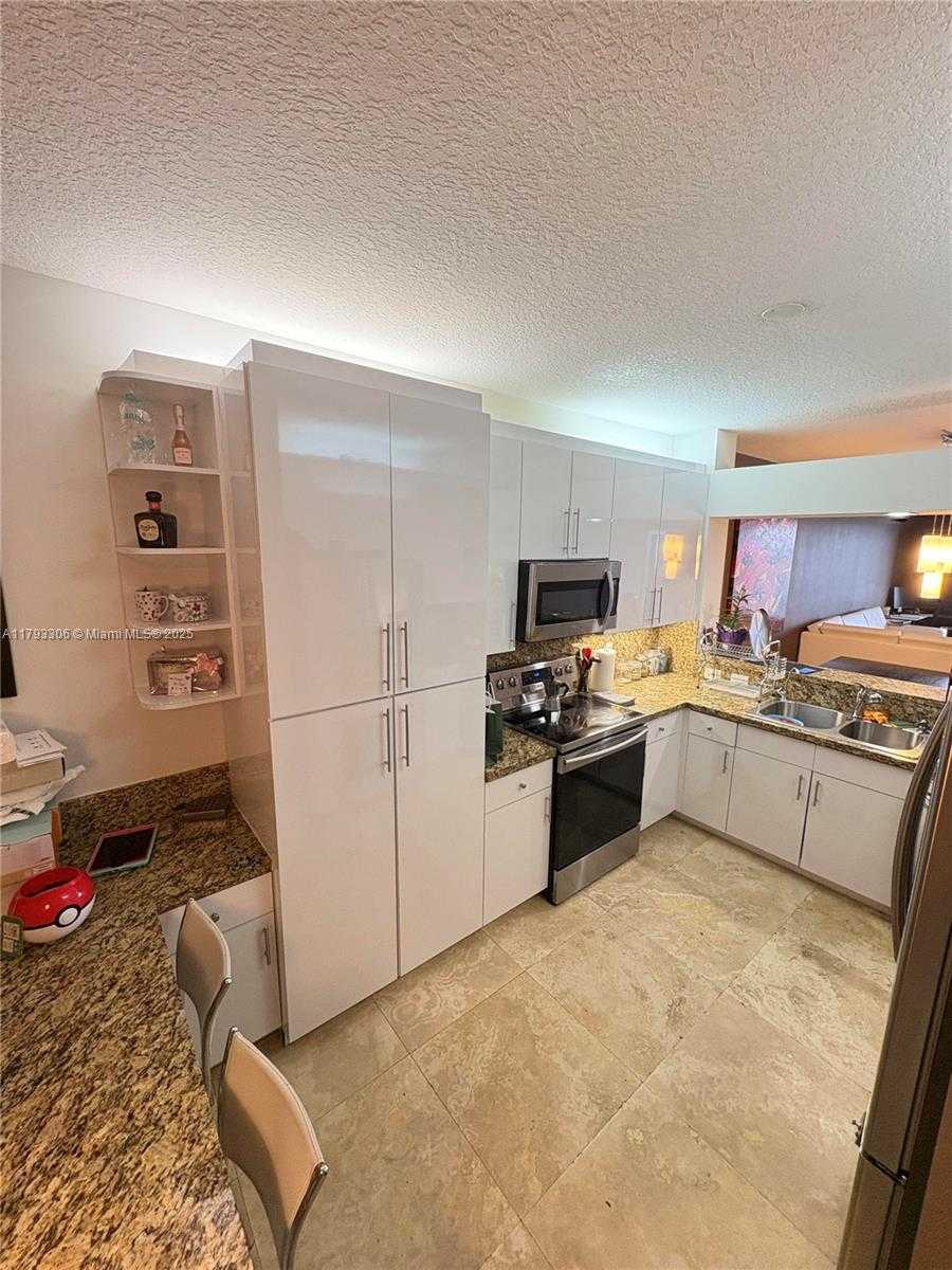 Small Image of 10730 NORTH WEST 66TH ST #512, Doral Number 5