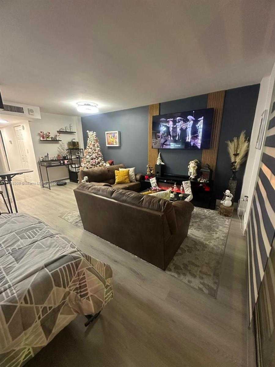 Small Image of 6801 INDIAN CREEK DR #405, Miami Beach Number 13