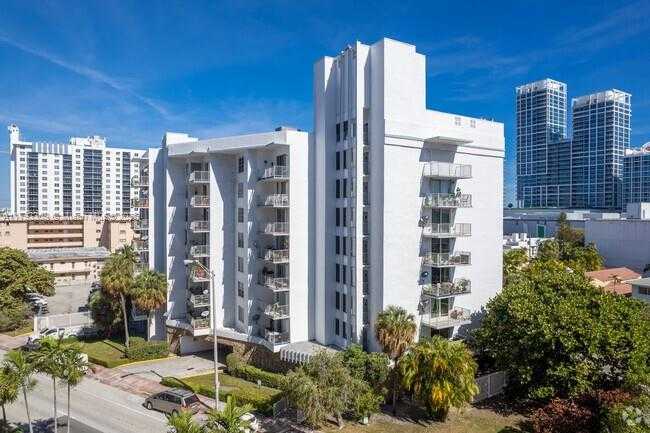 Small Image of 6801 INDIAN CREEK DR #405, Miami Beach Number 3