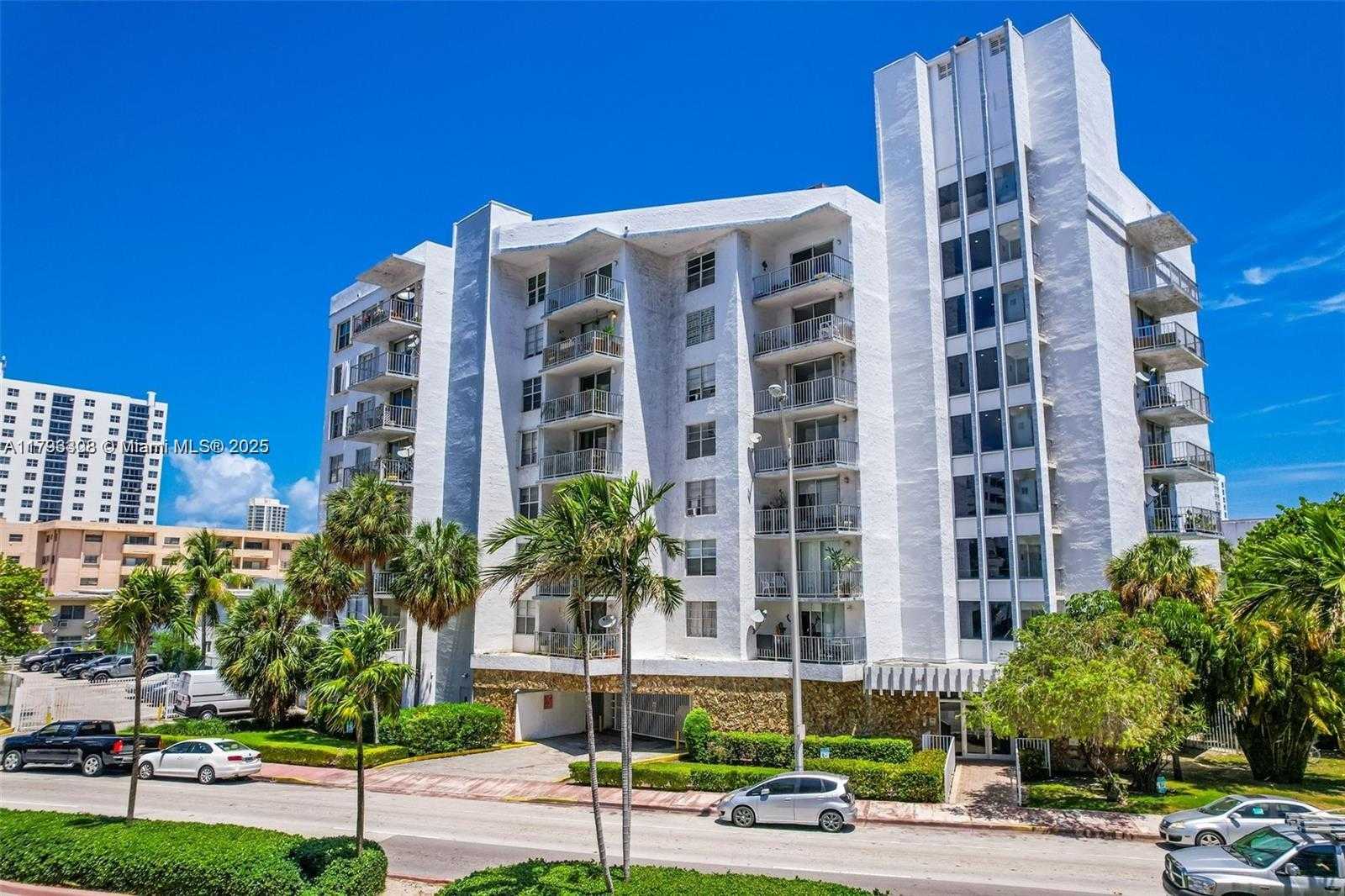 Small Image of 6801 INDIAN CREEK DR #405, Miami Beach Number 4