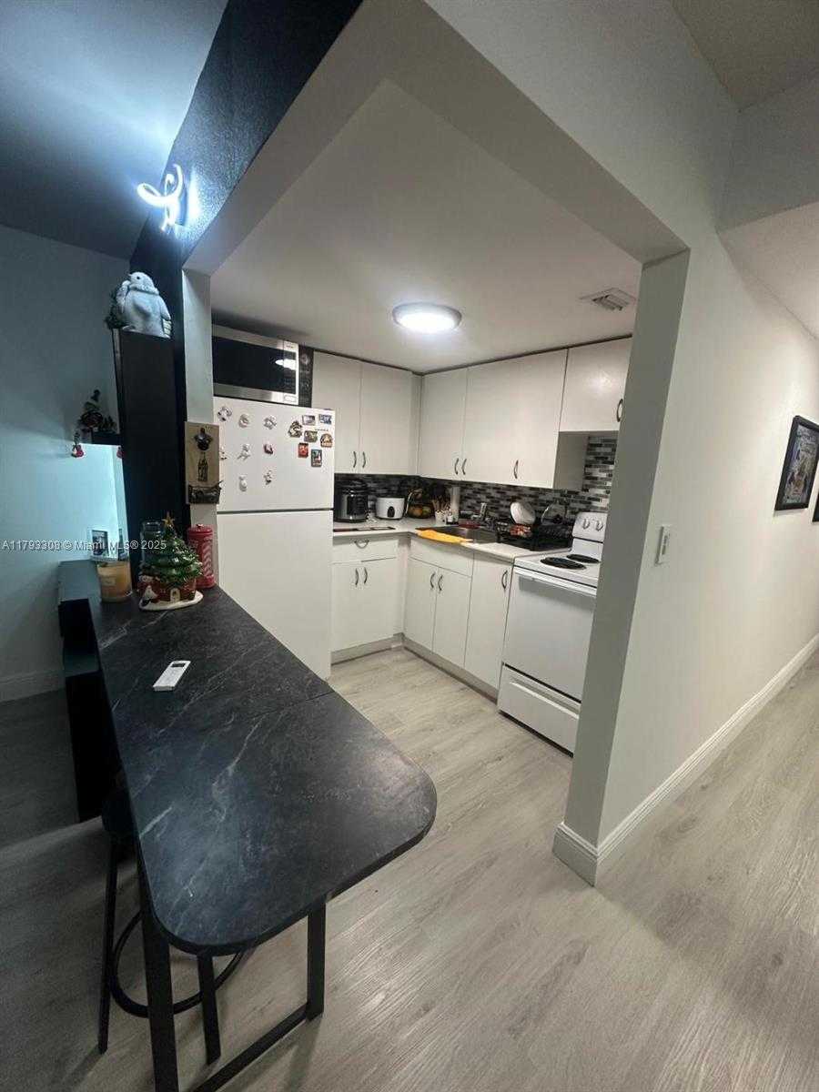 Small Image of 6801 INDIAN CREEK DR #405, Miami Beach Number 6