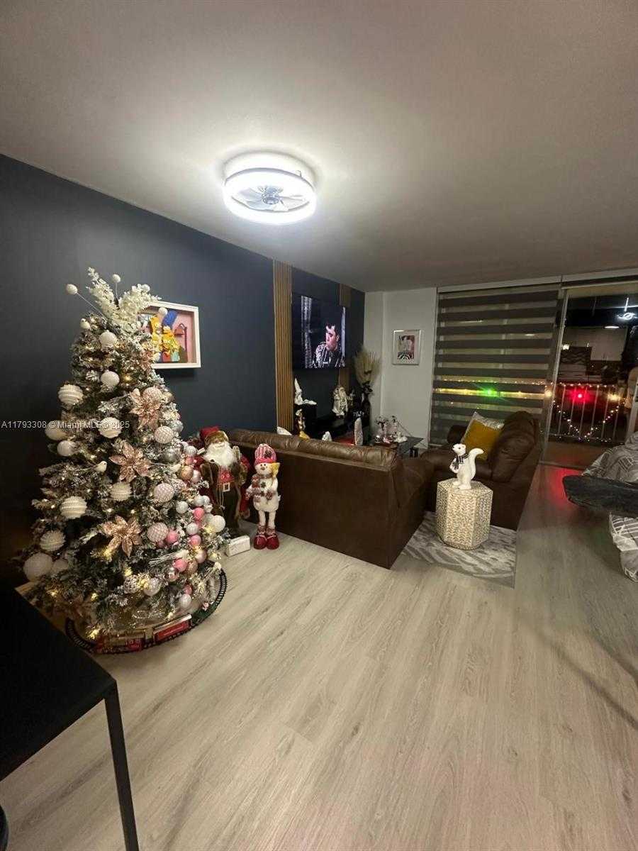 Small Image of 6801 INDIAN CREEK DR #405, Miami Beach Number 8
