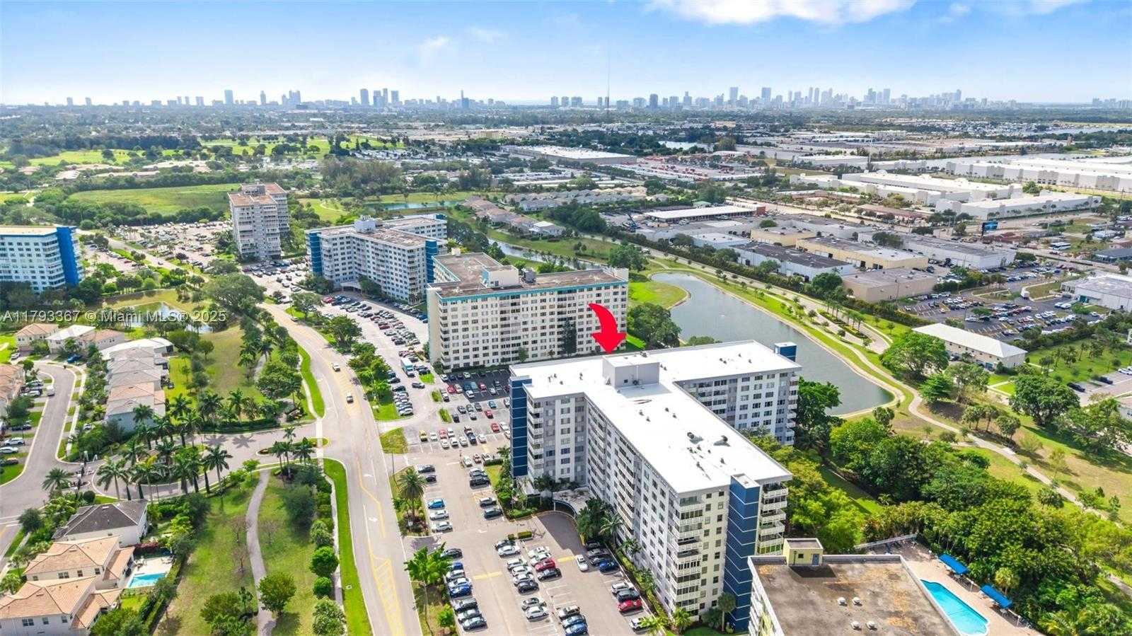 Small Image of 4350 HILLCREST DR #1016, Hollywood Number 18