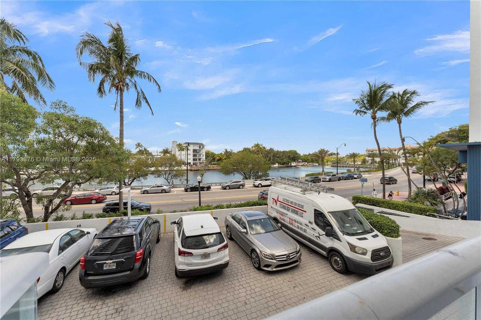 Small Image of 2457 COLLINS AVE #201, Miami Beach Number 28