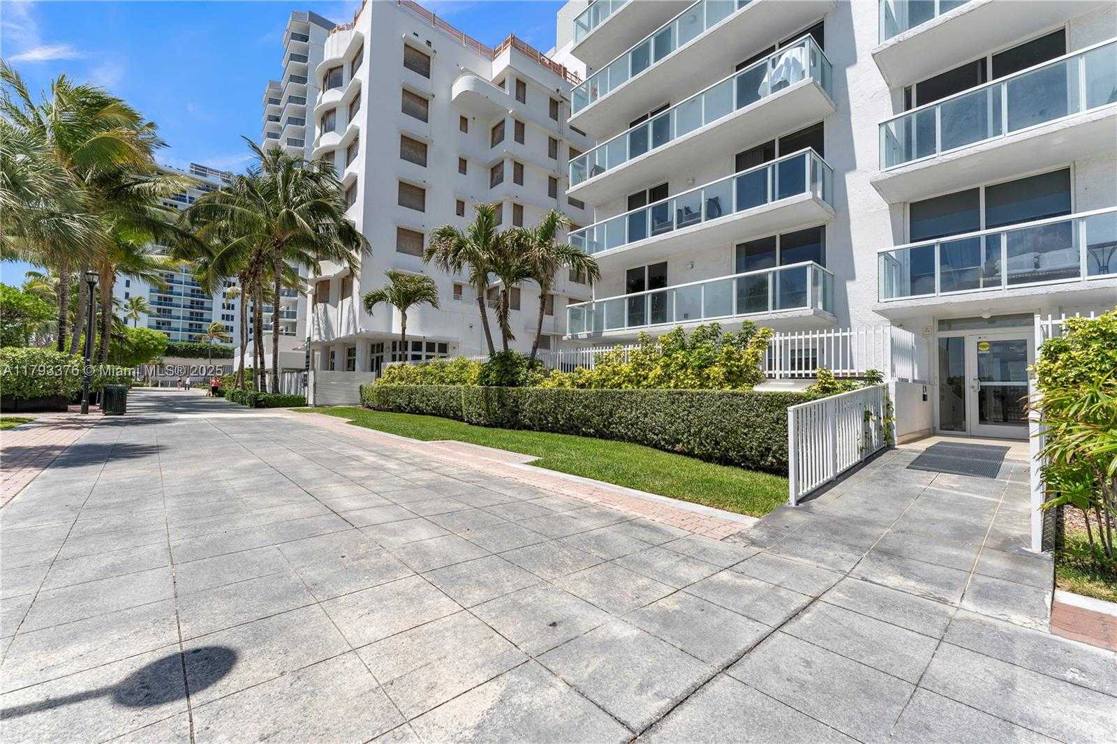 Small Image of 2457 COLLINS AVE #201, Miami Beach Number 30