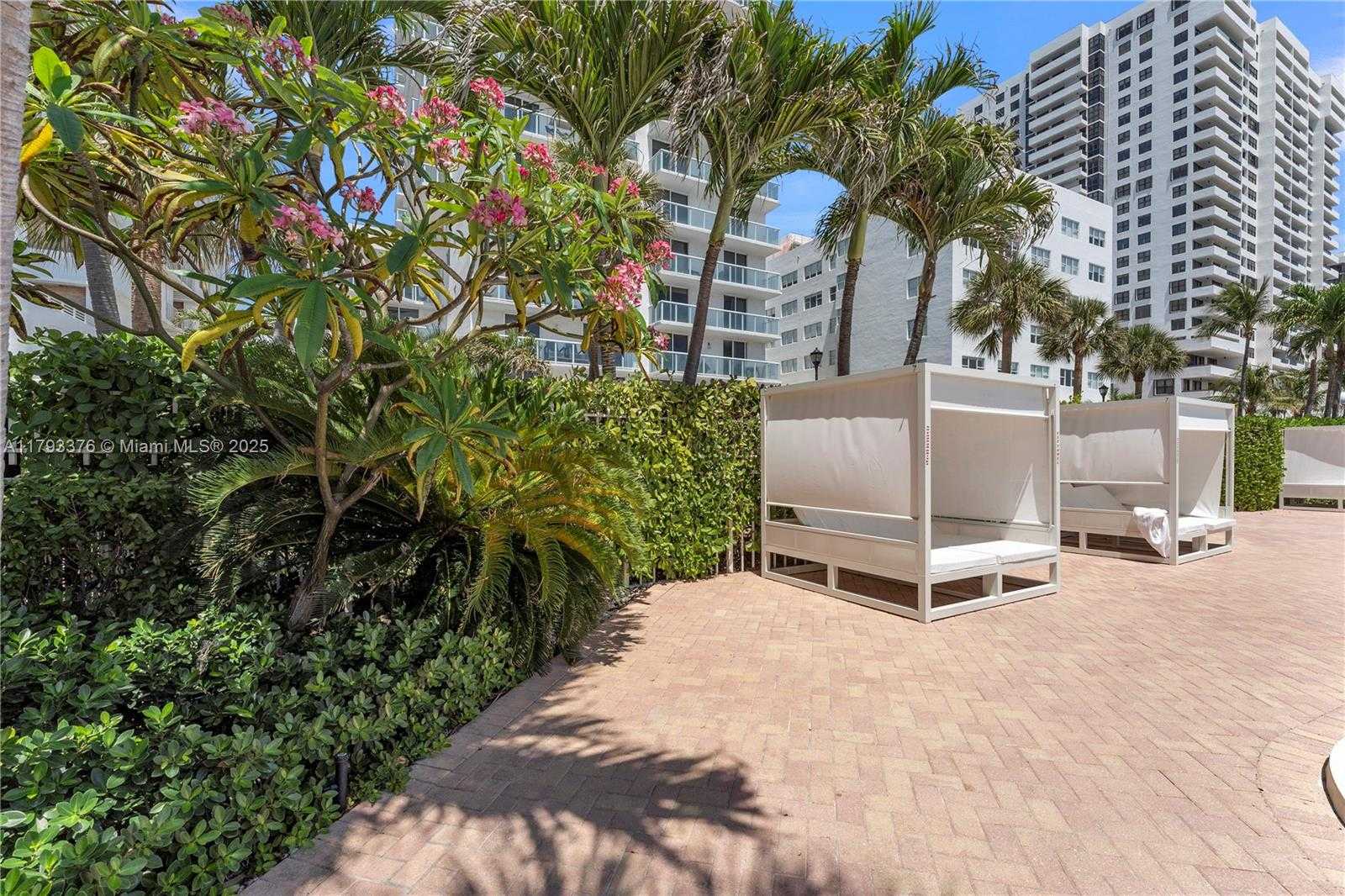 Small Image of 2457 COLLINS AVE #201, Miami Beach Number 32