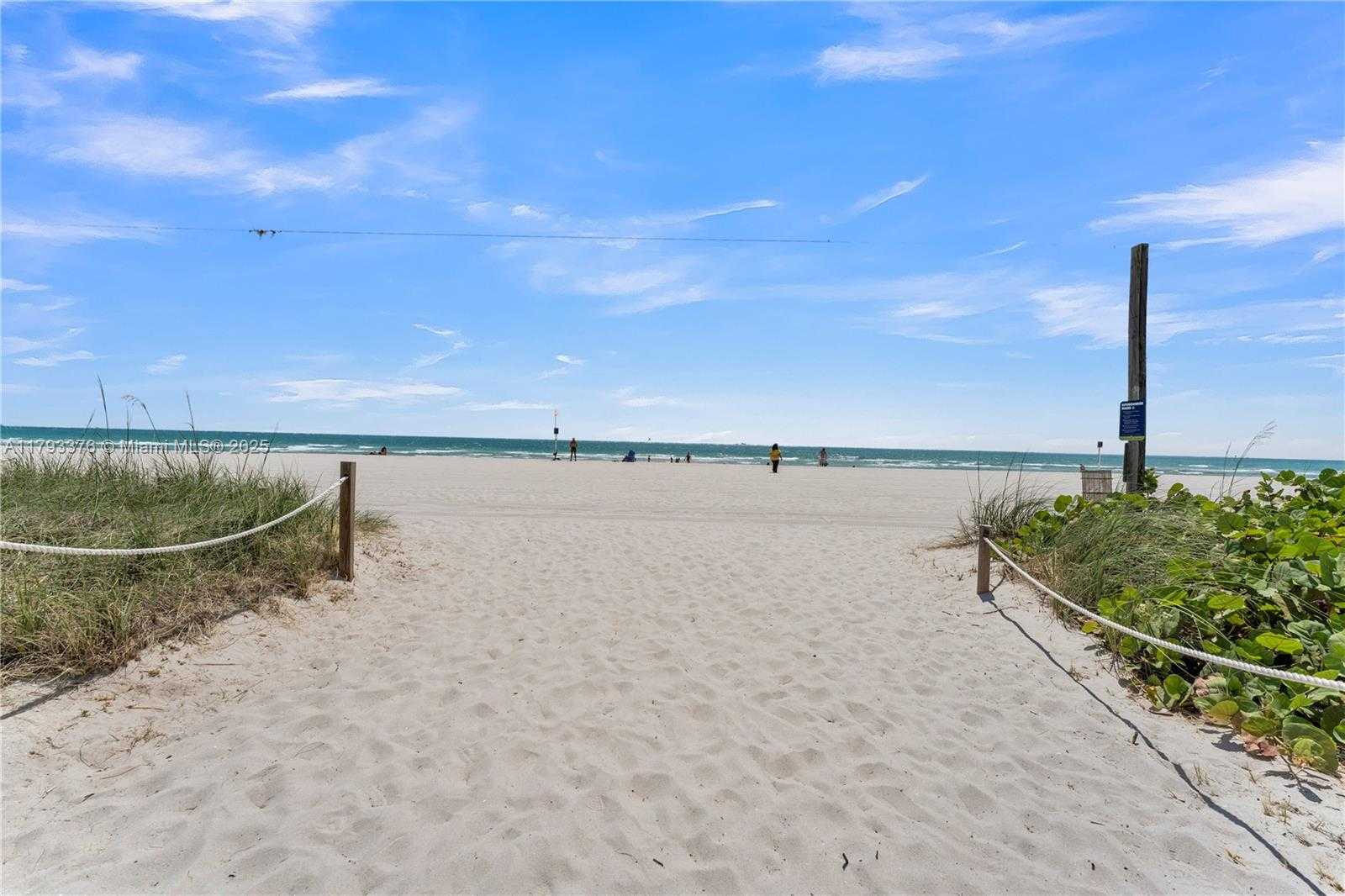 Small Image of 2457 COLLINS AVE #201, Miami Beach Number 35
