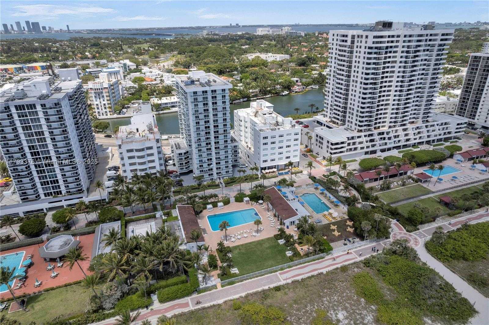 Small Image of 2457 COLLINS AVE #201, Miami Beach Number 40