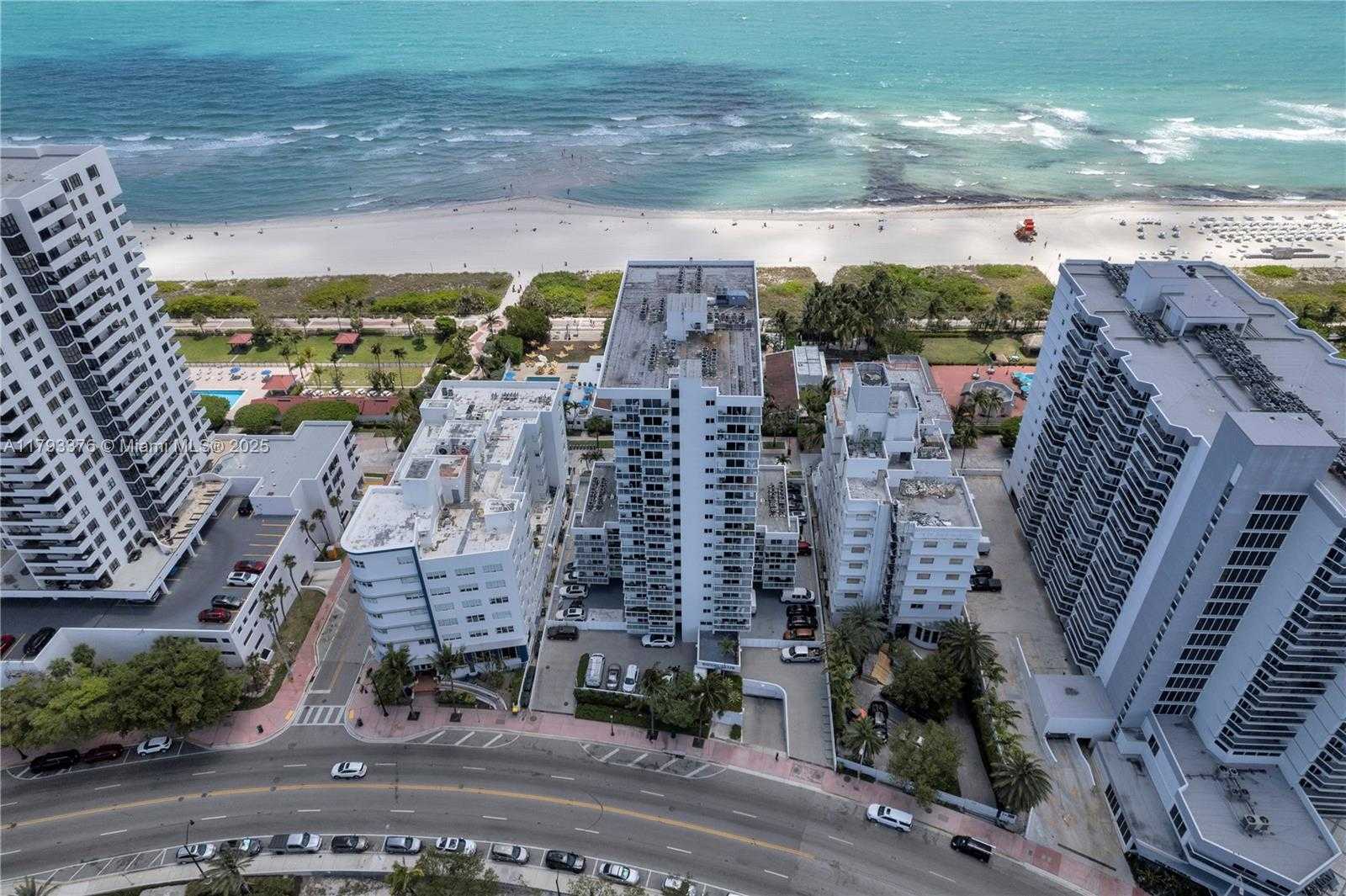 Small Image of 2457 COLLINS AVE #201, Miami Beach Number 42