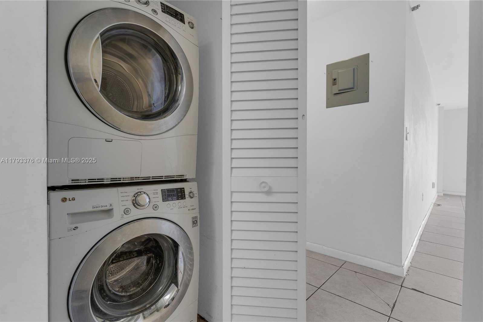Small Image of 2457 COLLINS AVE #201, Miami Beach Number 9