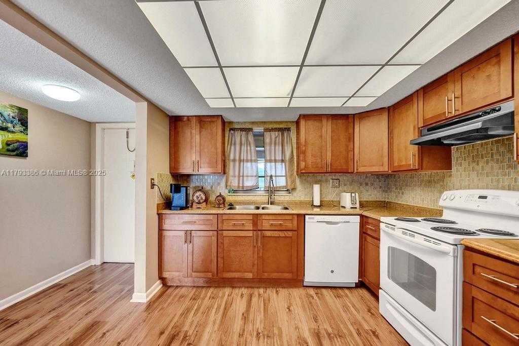 Small Image of 5100 SOUTH WEST 90TH AVE #208, Cooper City Number 29