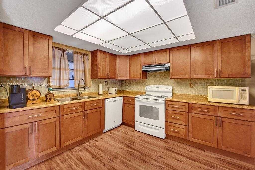 Small Image of 5100 SOUTH WEST 90TH AVE #208, Cooper City Number 31