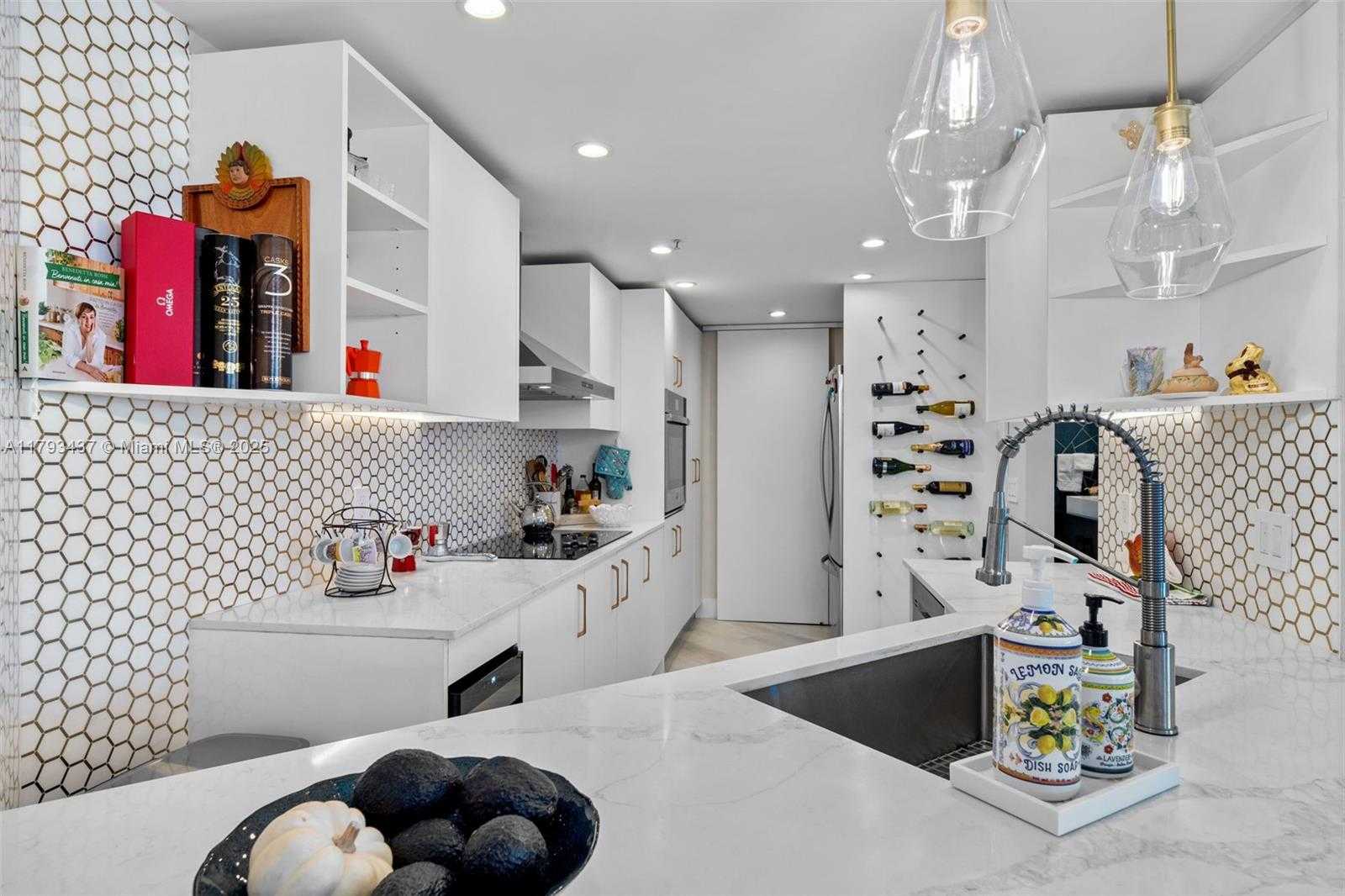 Small Image of 701 BRICKELL KEY BLVD #1812, Miami Number 10
