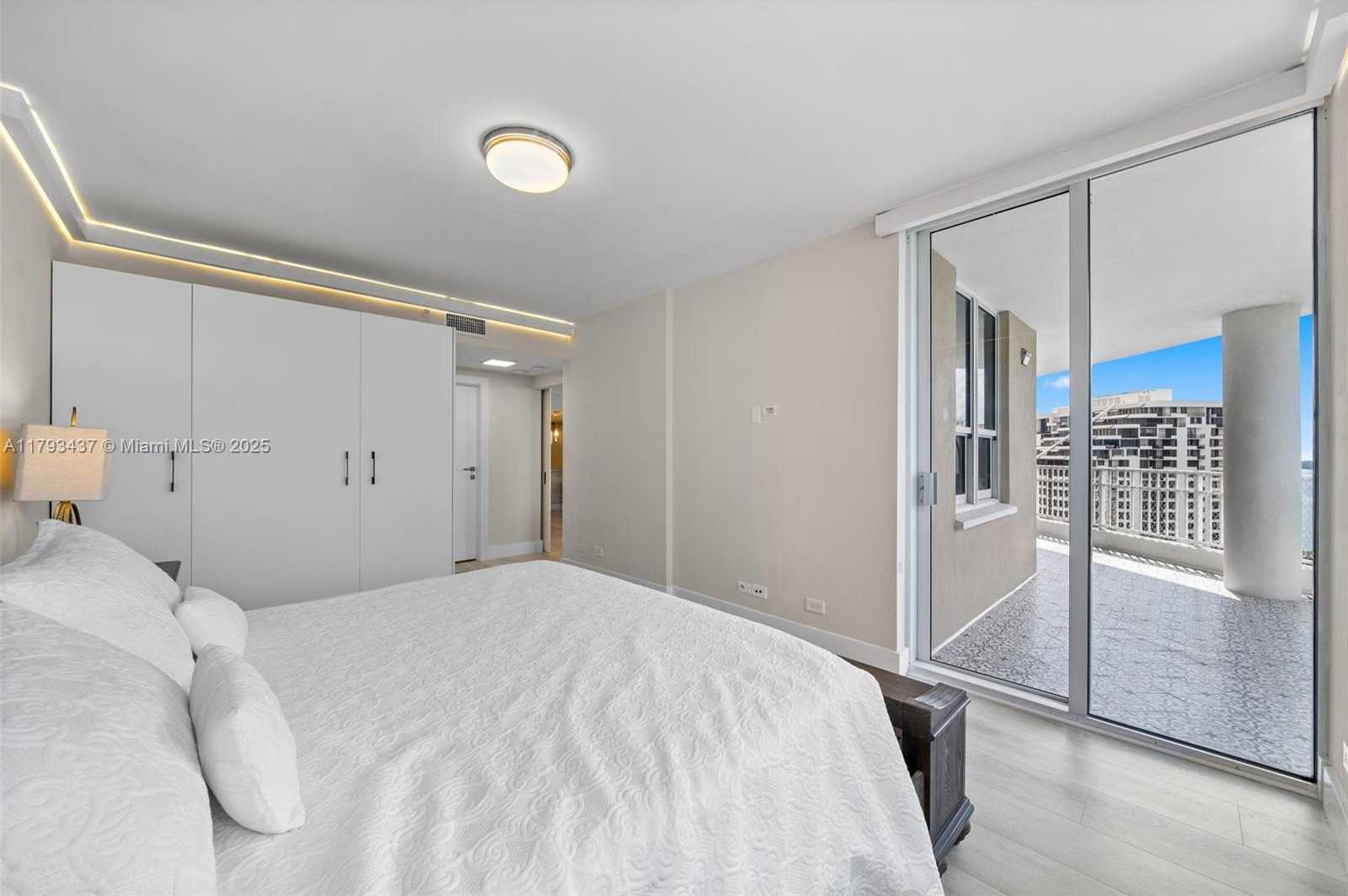 Small Image of 701 BRICKELL KEY BLVD #1812, Miami Number 14