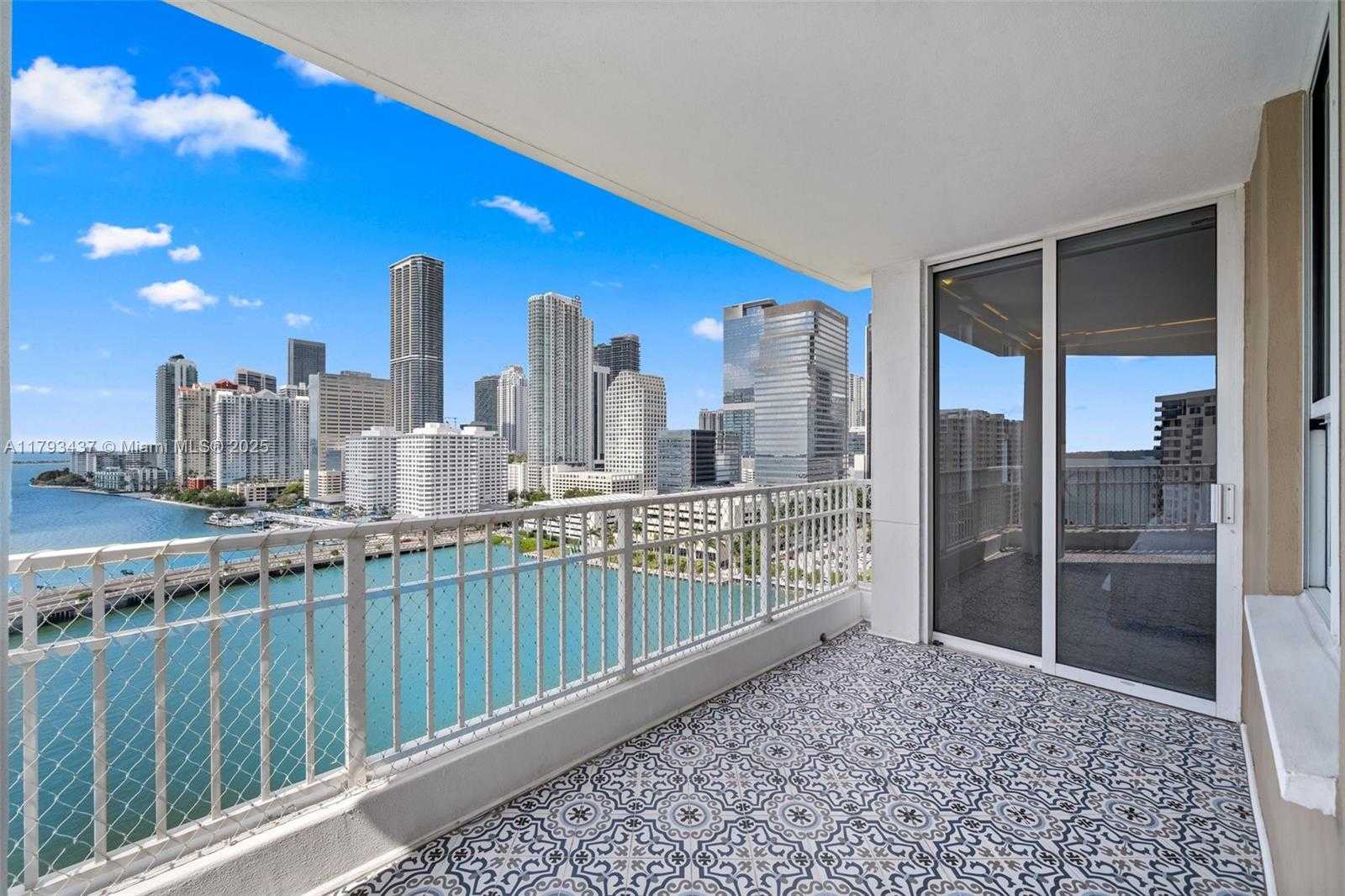 Small Image of 701 BRICKELL KEY BLVD #1812, Miami Number 4