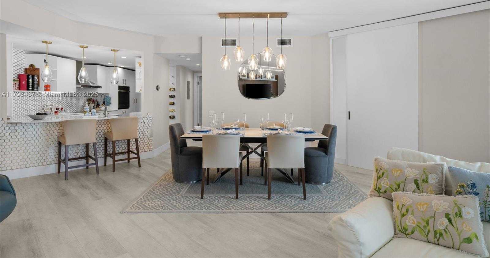 Small Image of 701 BRICKELL KEY BLVD #1812, Miami Number 6