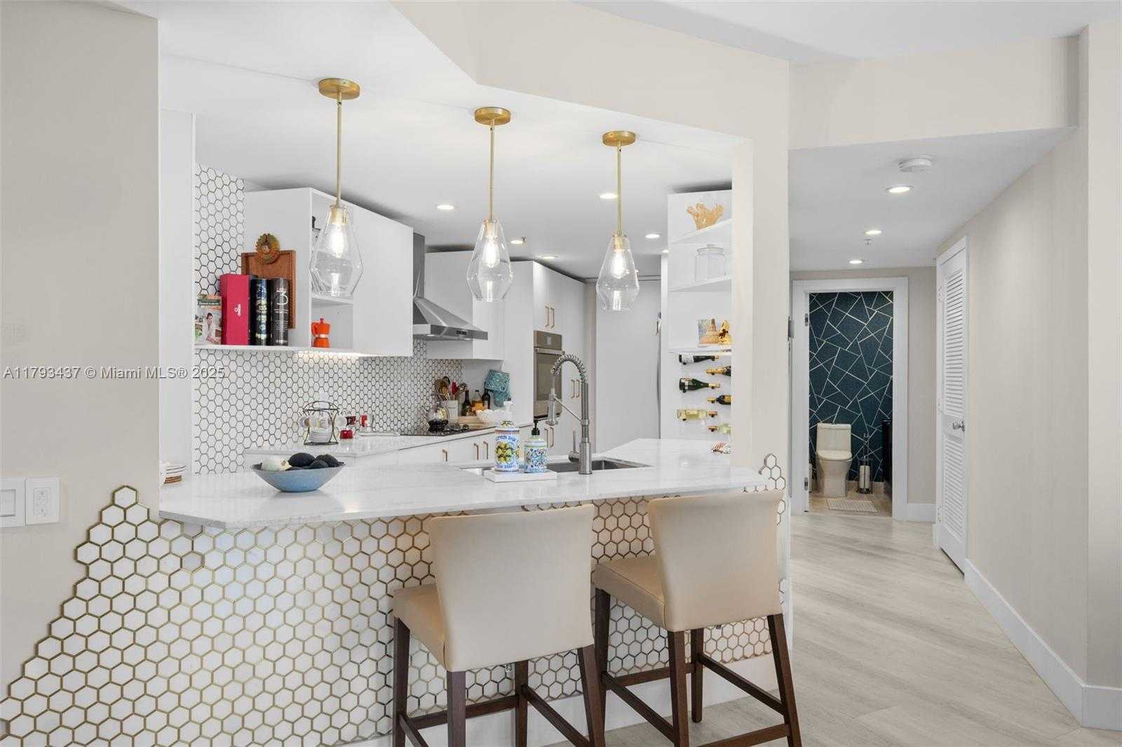 Small Image of 701 BRICKELL KEY BLVD #1812, Miami Number 8