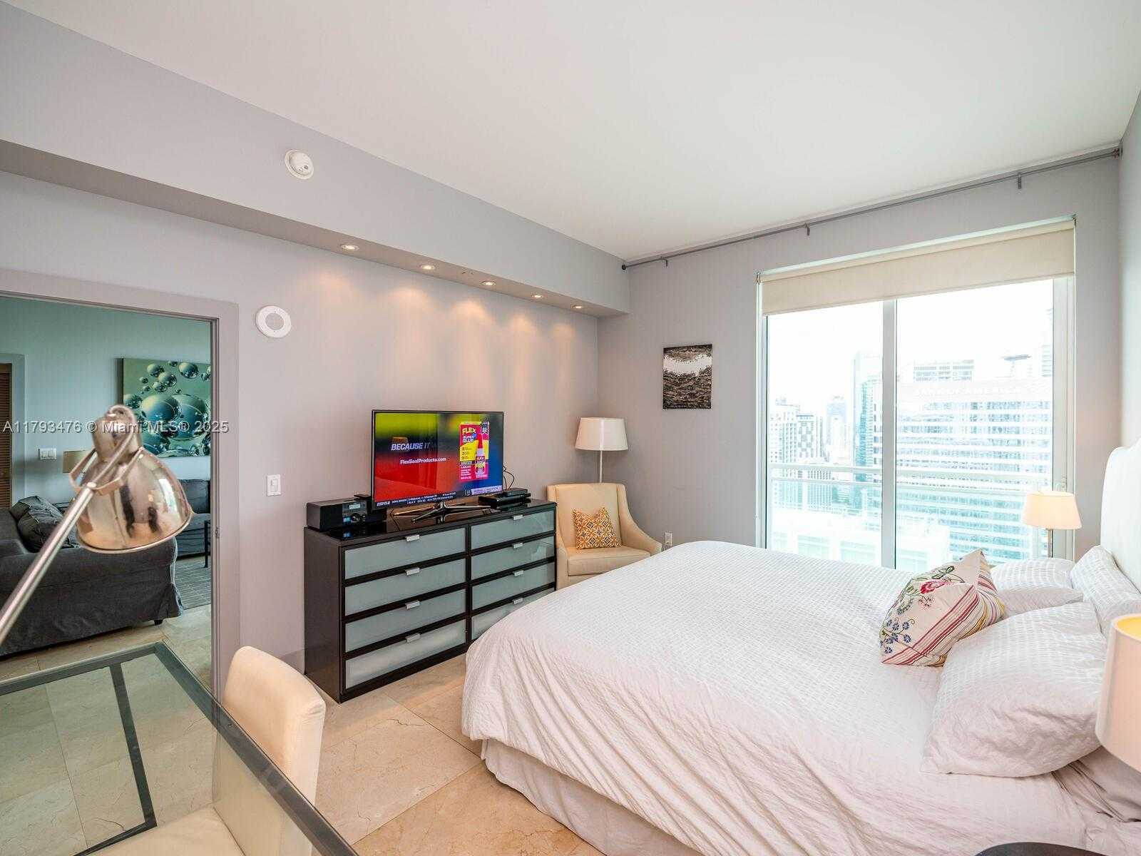 Small Image of 950 BRICKELL BAY DR #4104, Miami Number 19