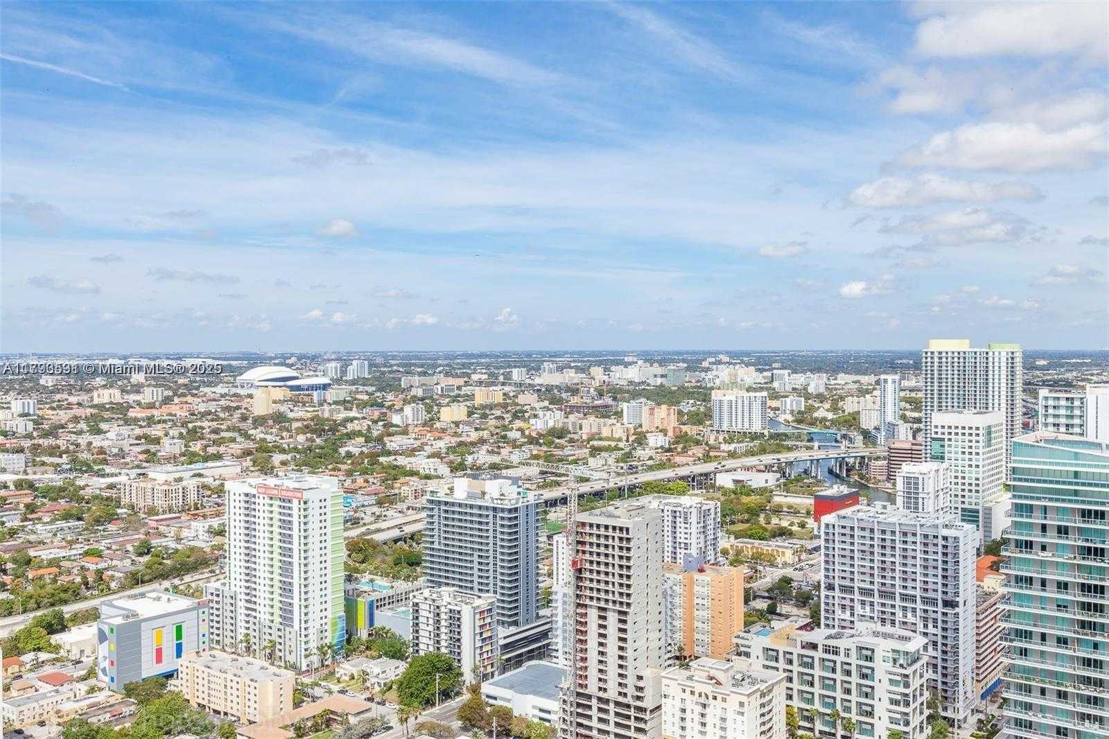 Small Image of 60 SOUTH WEST 13TH ST #4205, Miami Number 18