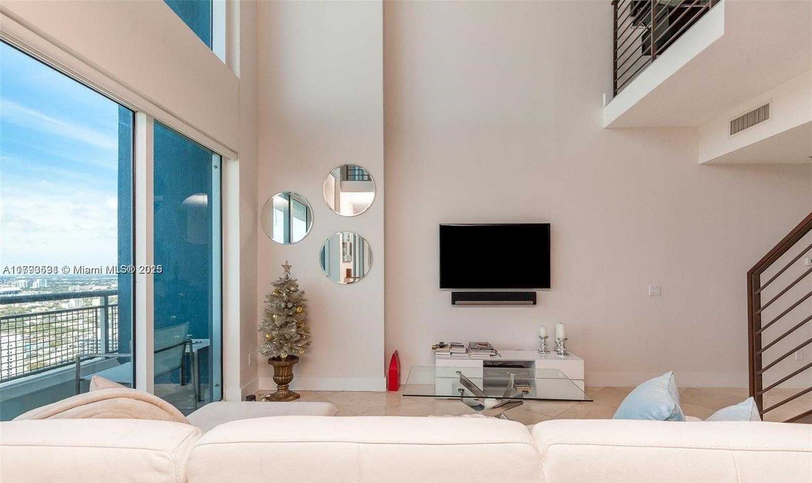 Small Image of 60 SOUTH WEST 13TH ST #4205, Miami Number 2