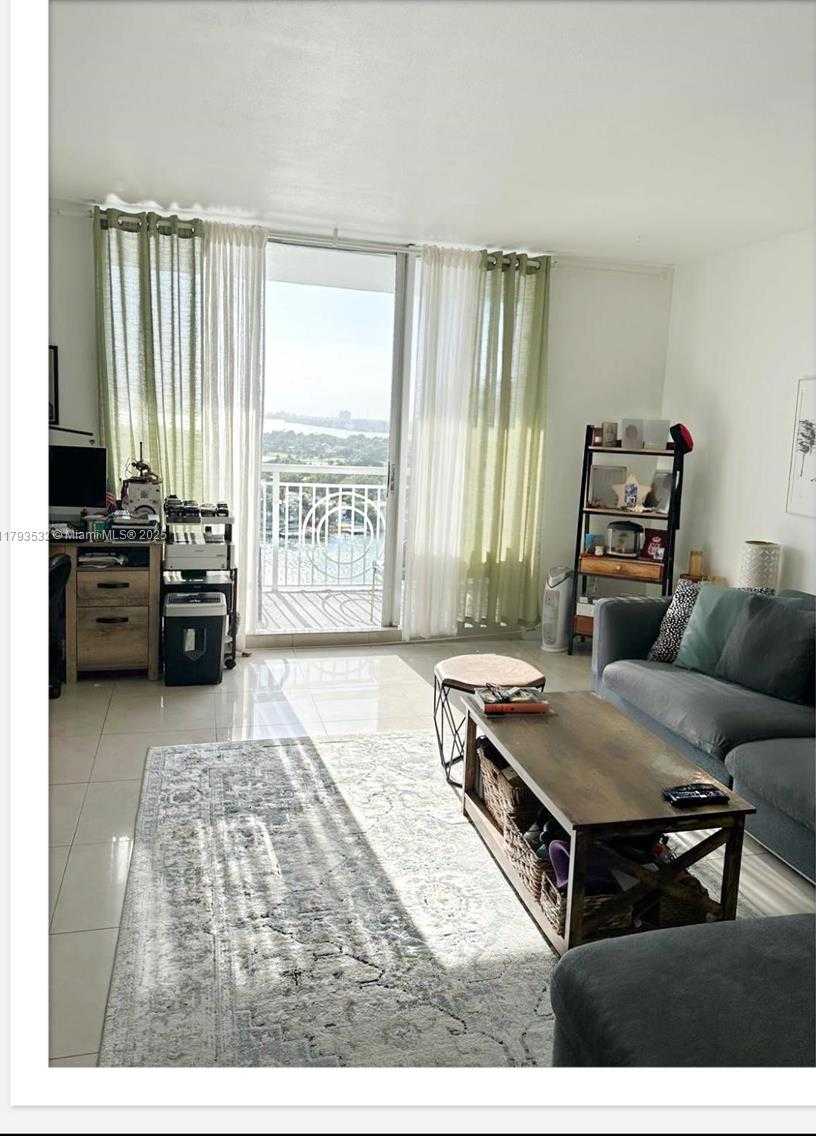 Small Image of 5825 COLLINS AVE #PH1B, Miami Beach Number 2