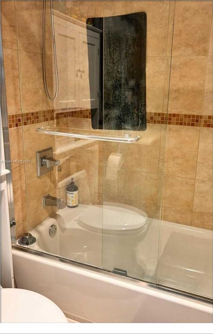 Small Image of 5825 COLLINS AVE #PH1B, Miami Beach Number 9
