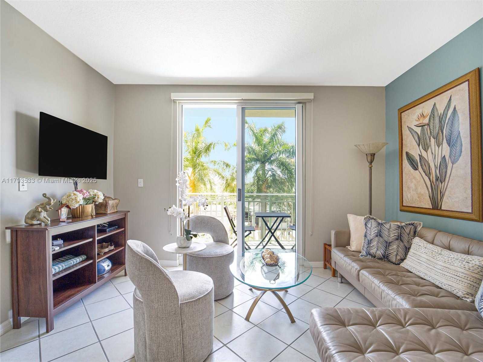 Small Image of 3500 Coral Wy, Miami, FL 33145, USA Number 13