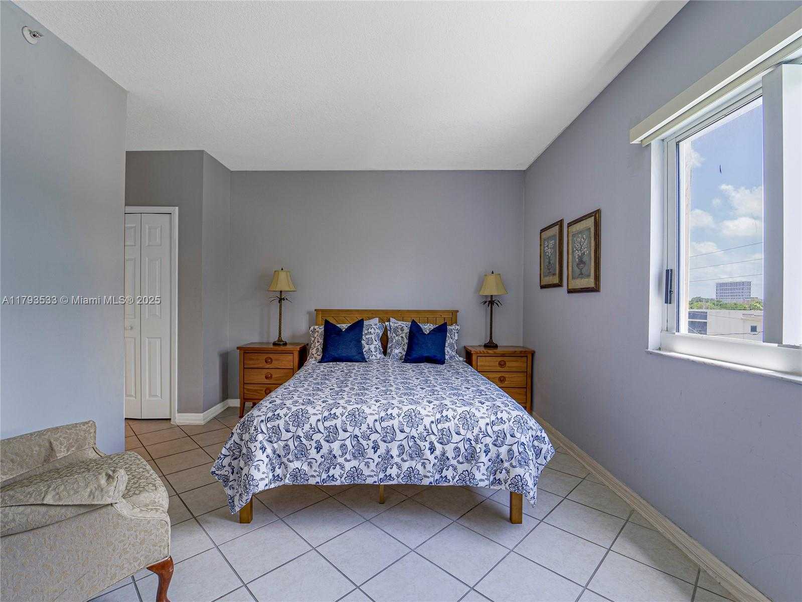 Small Image of 3500 Coral Wy, Miami, FL 33145, USA Number 24
