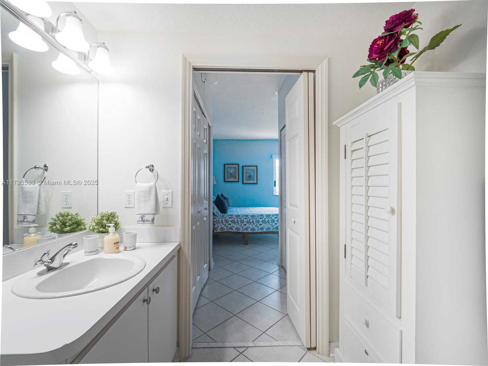 Small Image of 3500 Coral Wy, Miami, FL 33145, USA Number 29