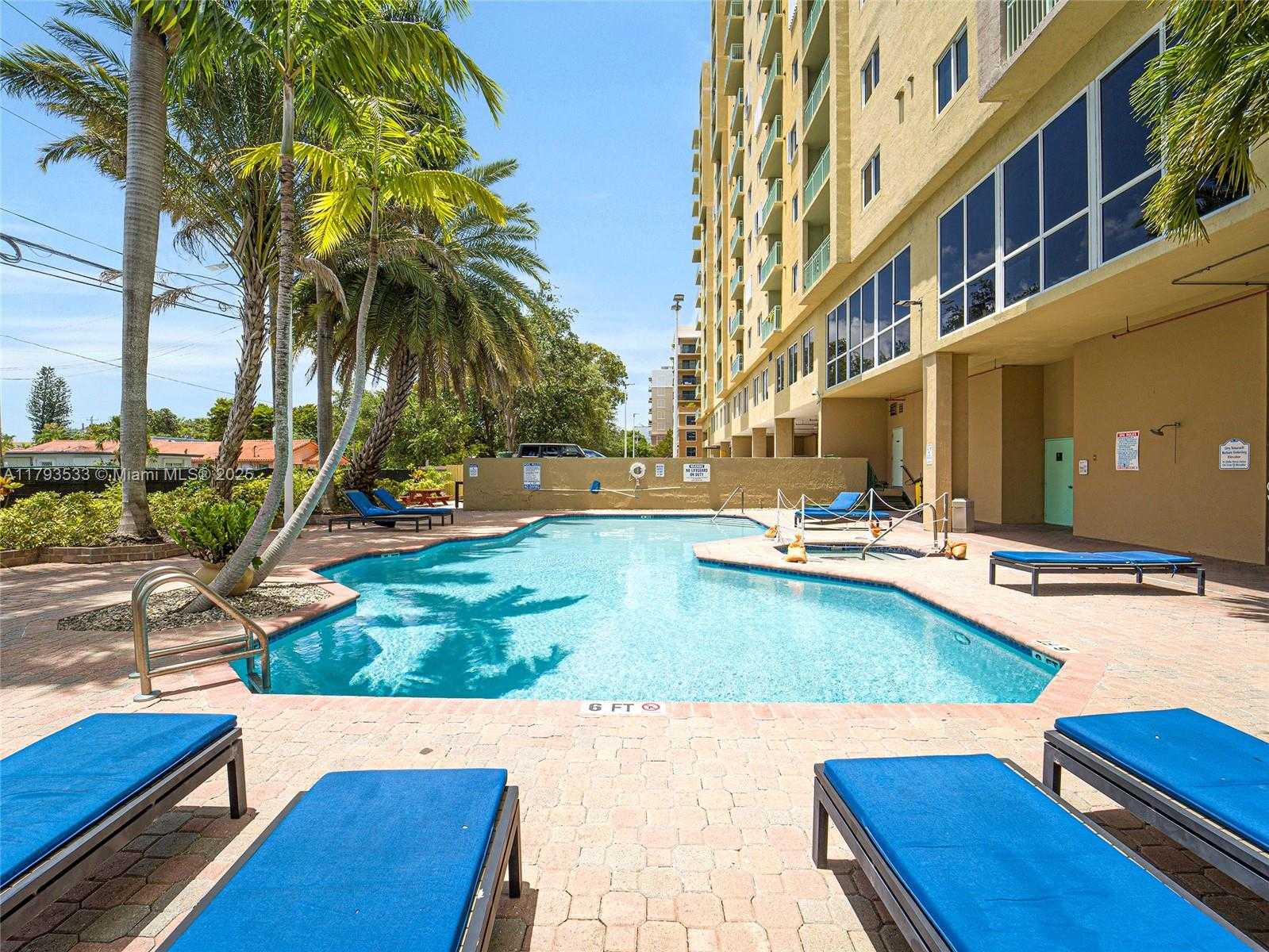 Small Image of 3500 Coral Wy, Miami, FL 33145, USA Number 36