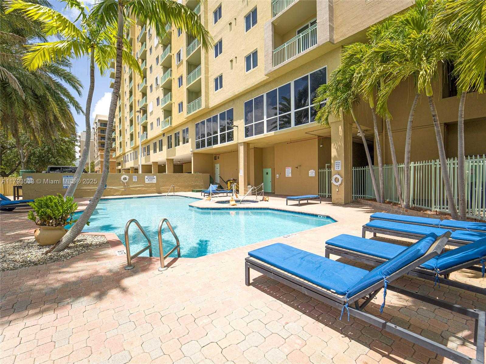 Small Image of 3500 Coral Wy, Miami, FL 33145, USA Number 37