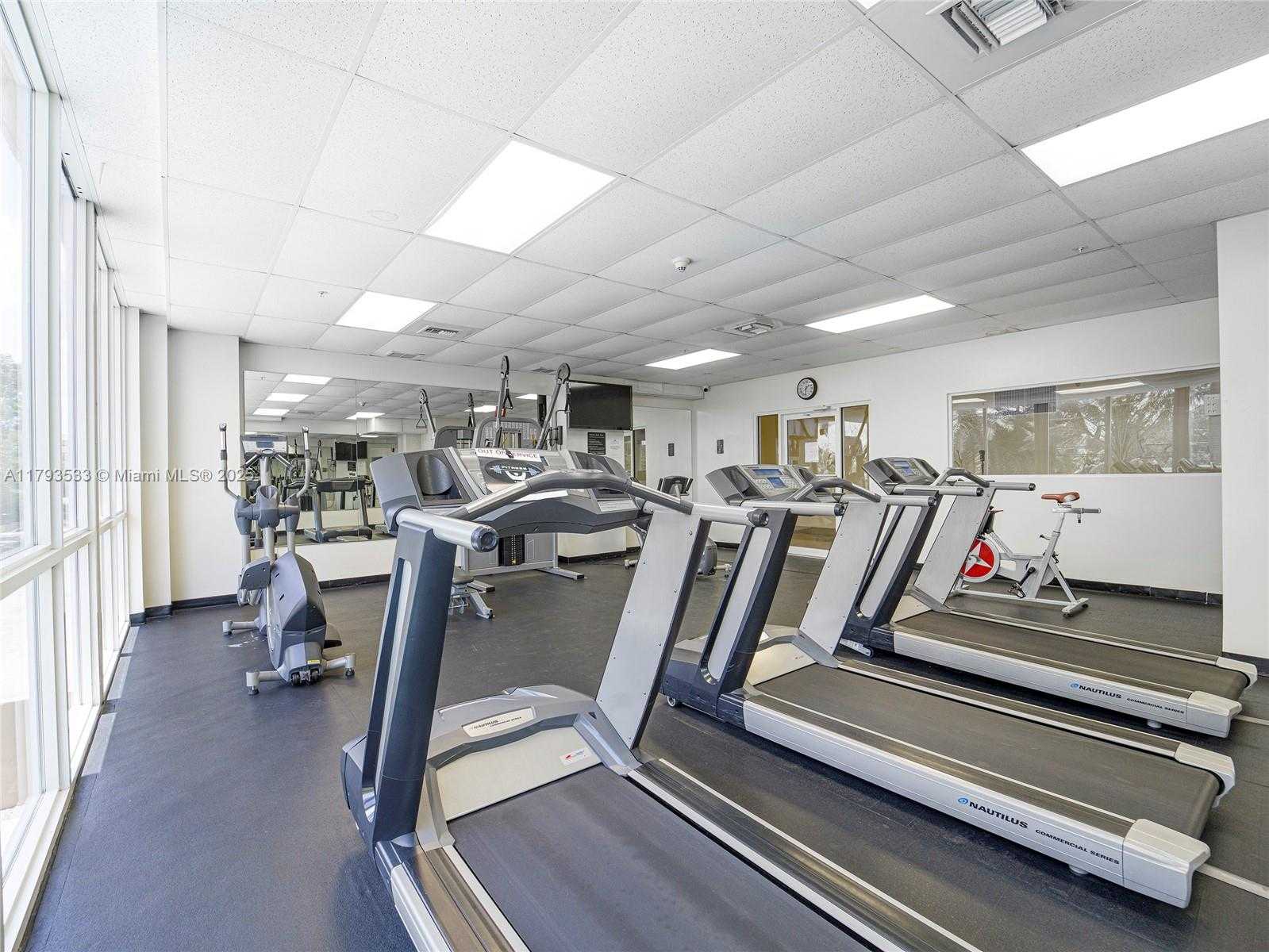 Small Image of 3500 Coral Wy, Miami, FL 33145, USA Number 39