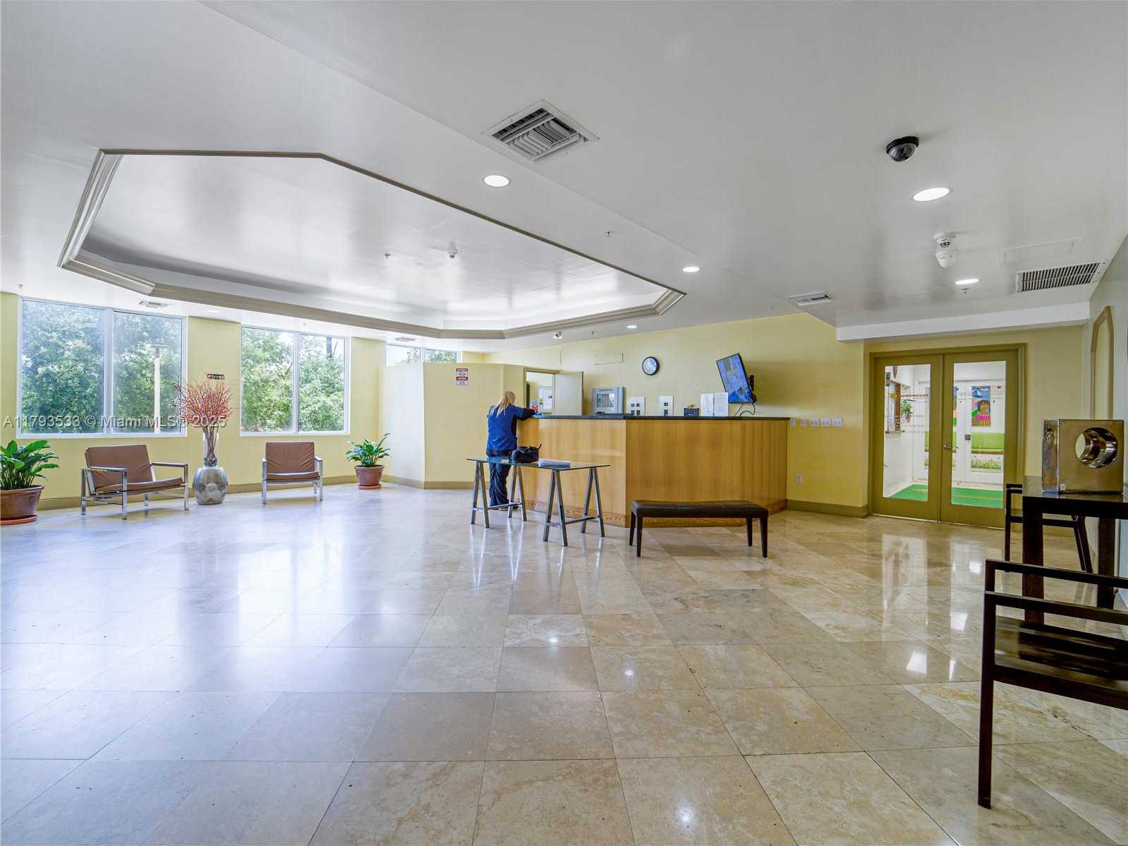 Small Image of 3500 Coral Wy, Miami, FL 33145, USA Number 46