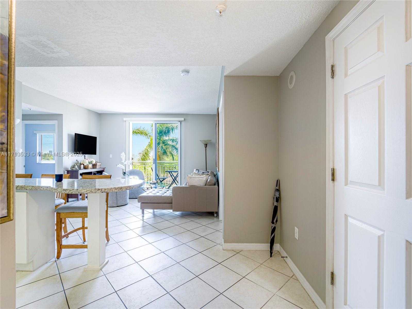Small Image of 3500 Coral Wy, Miami, FL 33145, USA Number 6